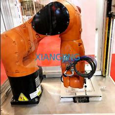 Penanganan Industri Digunakan Robot Kuka KR 6 R900-2 Dengan Sistem Visi Gripper HK