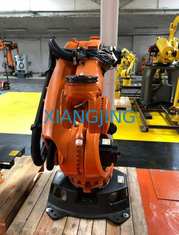 Menggunakan 6 Axis Industrial Robot KR 210 R2700 EXTRA untuk pick and place