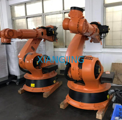 Second Hand Robot KR 210 R2700 EXTRA Digunakan Robot Kuka Untuk Memilih Dan Menempatkan Stok Banyak